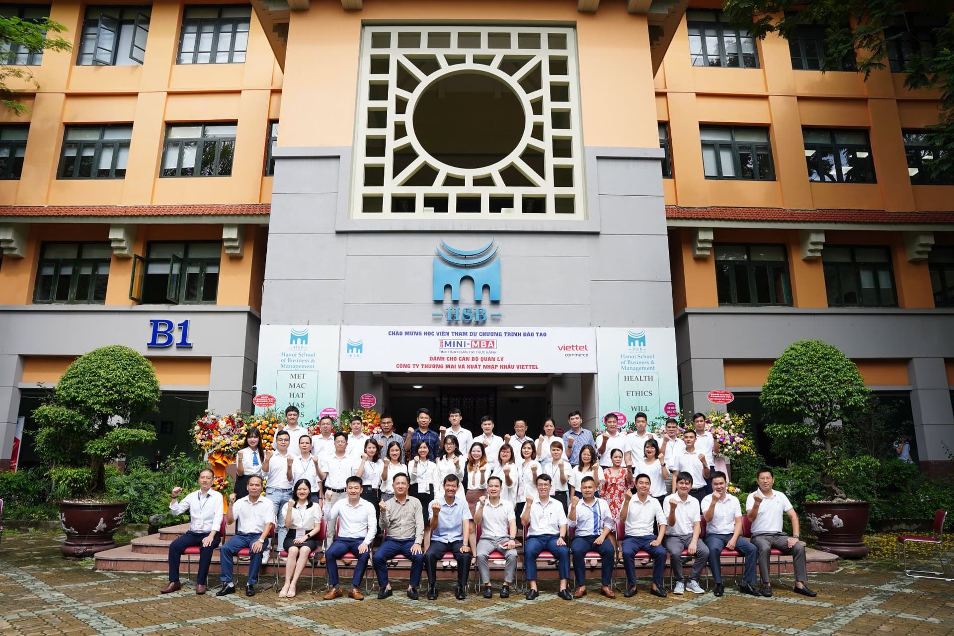 Đội ngũ giảng viên và chuyên gia