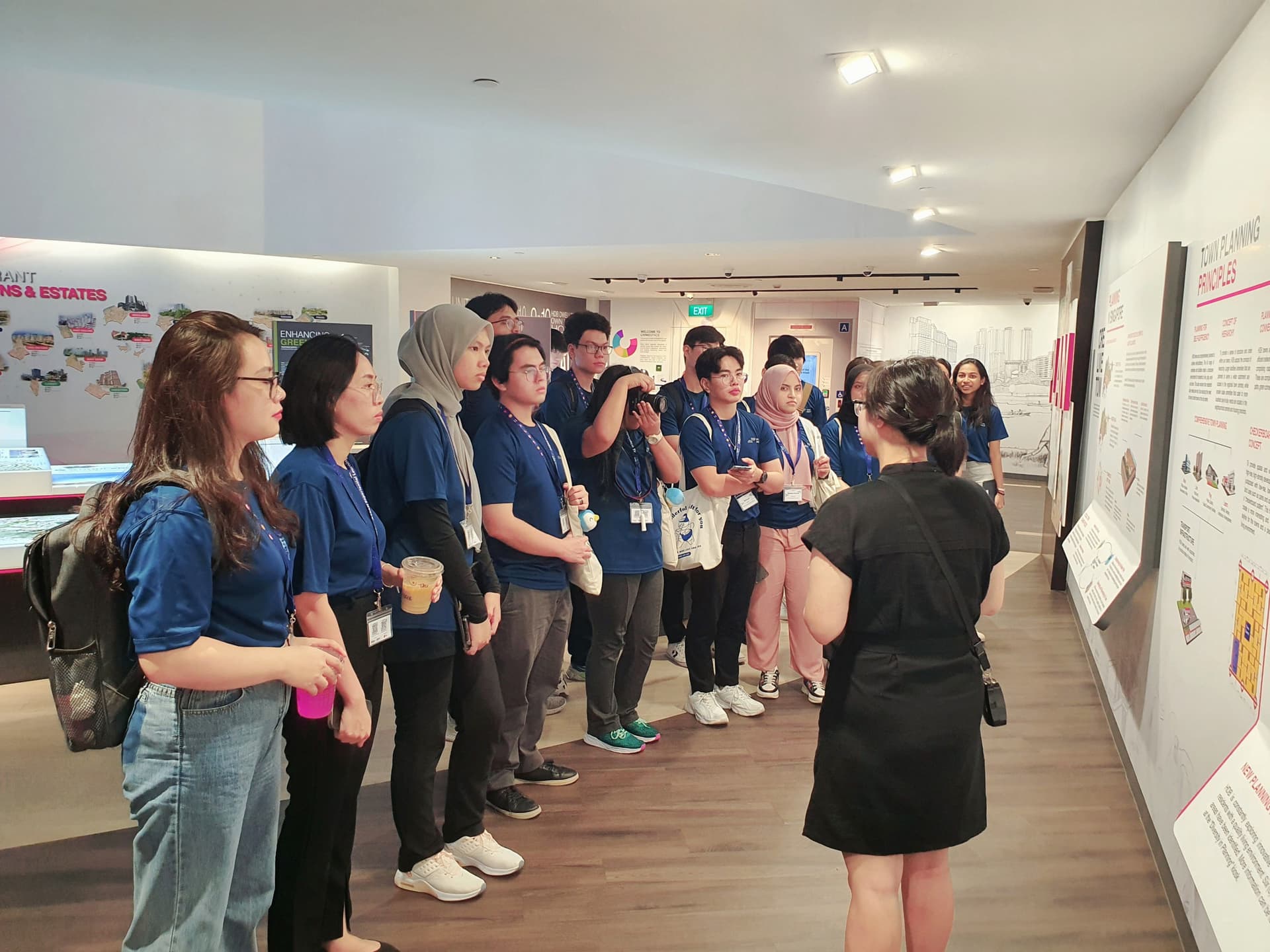 TUYỂN CHỌN SINH VIÊN THAM GIA CHƯƠNG TRÌNH HỌC TẬP VÀ TRẢI NGHIỆM AUN ASEAN LẦN THỨ 3 TẠI SINGAPORE