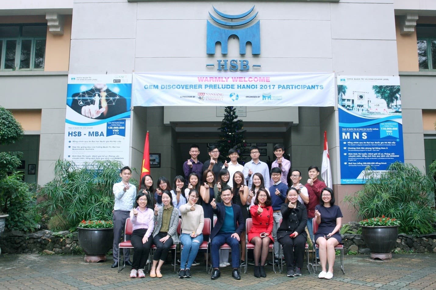 Bế giảng CT đào tạo quốc tế dành cho sinh viên Singapore tại HSB