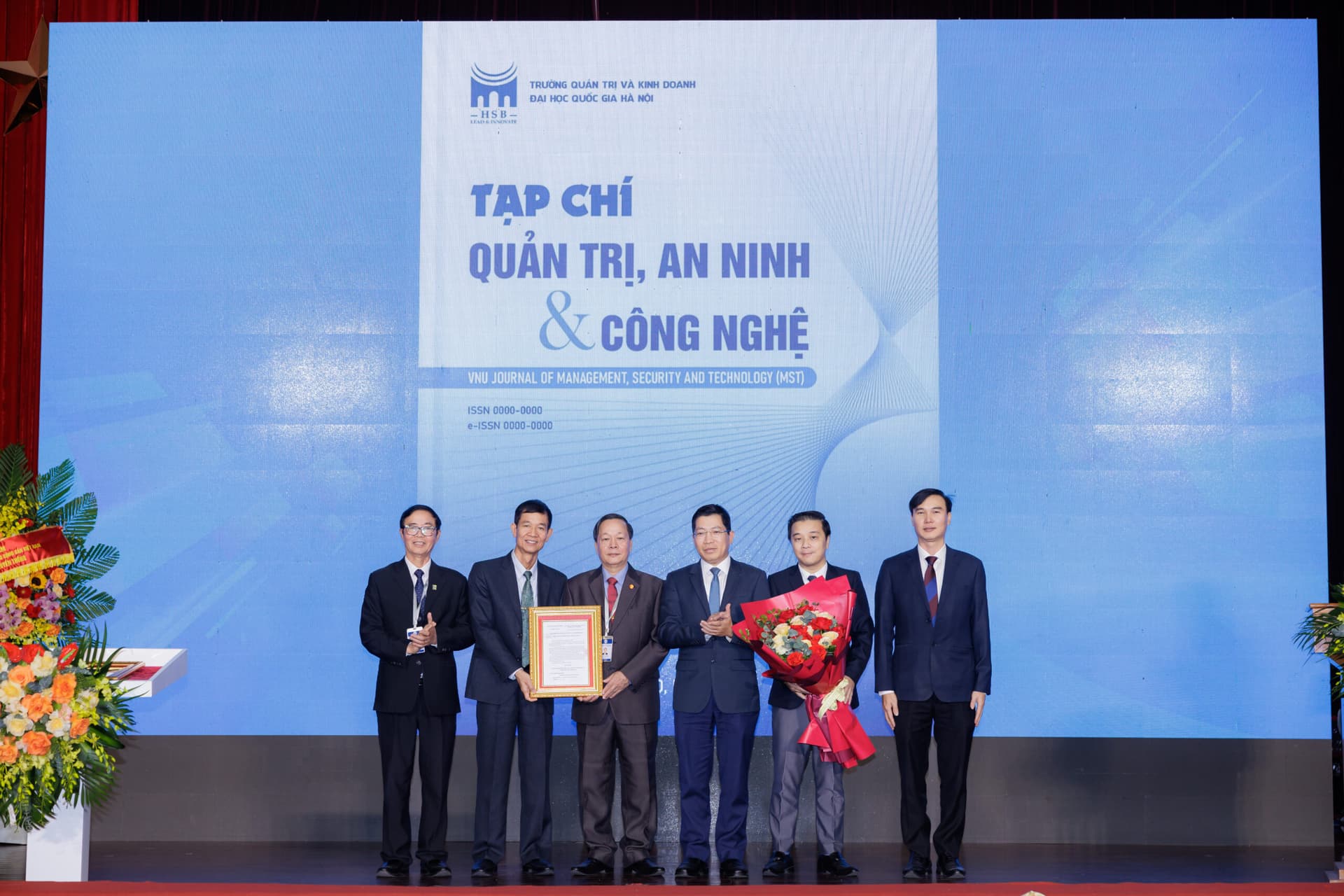 Kỷ niệm 05 năm thành lập Viện An ninh phi truyền thống và ra mắt tạp chí "Quản trị, An ninh và Công nghệ"