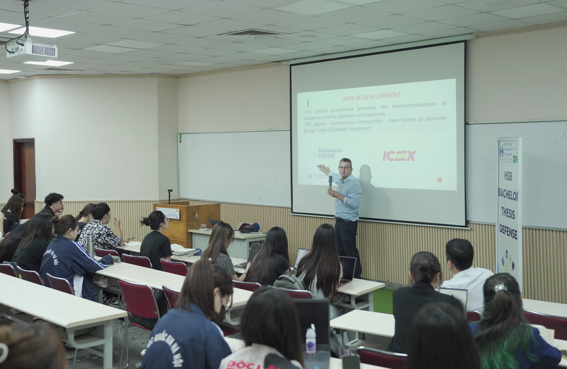 Hướng dẫn nhập học vào đại học chính quy năm 2024 (Đợt bổ sung) tại Trường Quản trị và Kinh doanh, ĐHQGHN