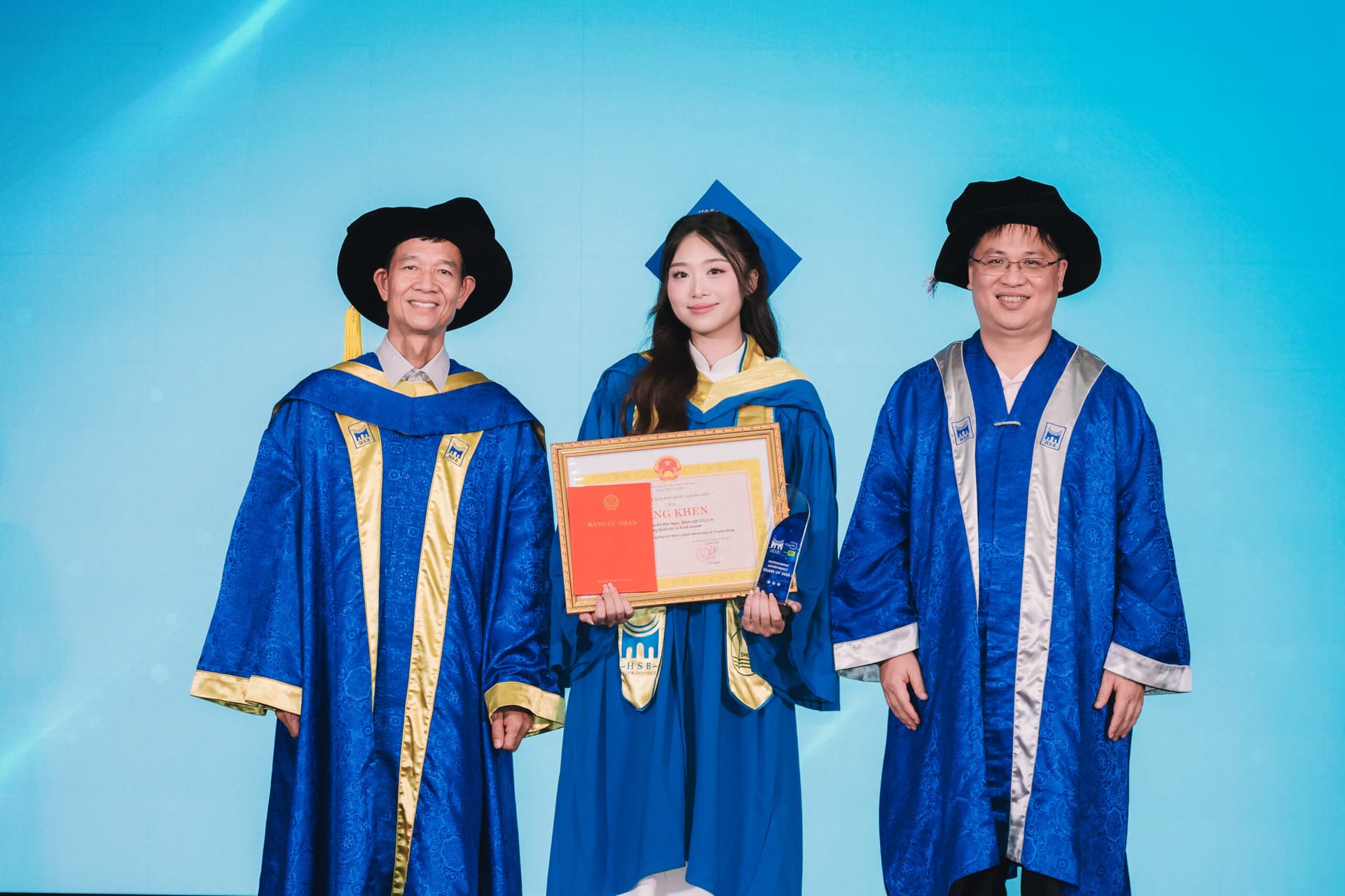 LỄ TỐT NGHIỆP 2025: HSB TỰ HÀO VINH DANH 218 TÂN CỬ NHÂN VÀ 38 TÂN THẠC SĨ